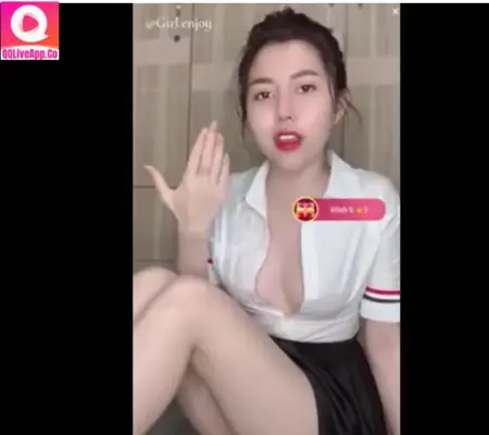 Bé San QQlive Mặc Đồ Bó Sát Show Hàng Hình 9
